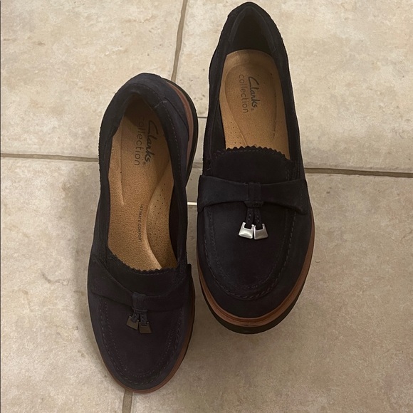 Clarks Shoes - Navy Suede Clarks Westlynn Bella Leather Slip-On Loafers with Tassels Size 8.5